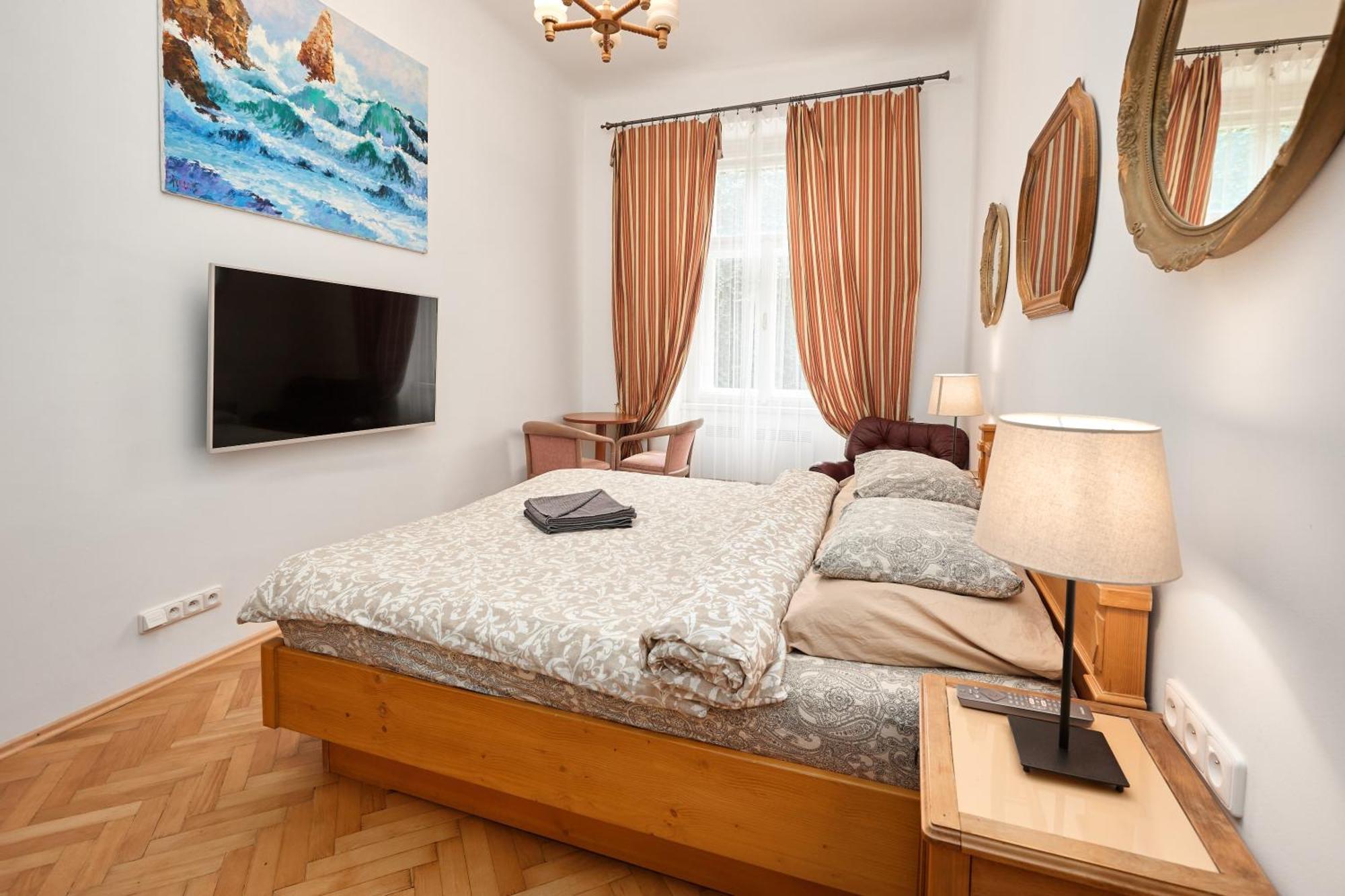 Апартаменти Old Town & Parking Assistance Прага Екстер'єр фото